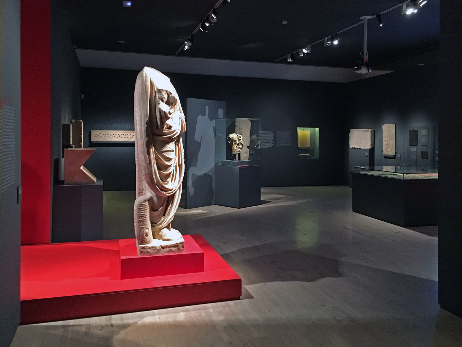 Exposición Lusitania romana, en el Museo Arqueológico Nacional. Proyecto realizado por Robles Project Factory.
