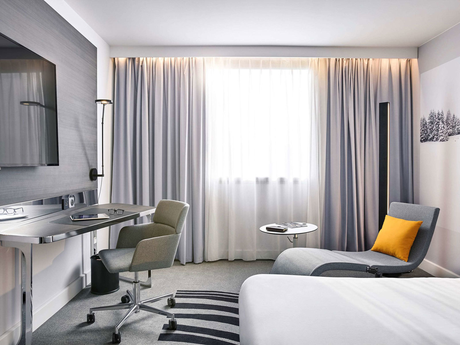 Remodelación del hotel Porte de Genève, de la cadena Novotel. Realizada por Robles Project Factory.