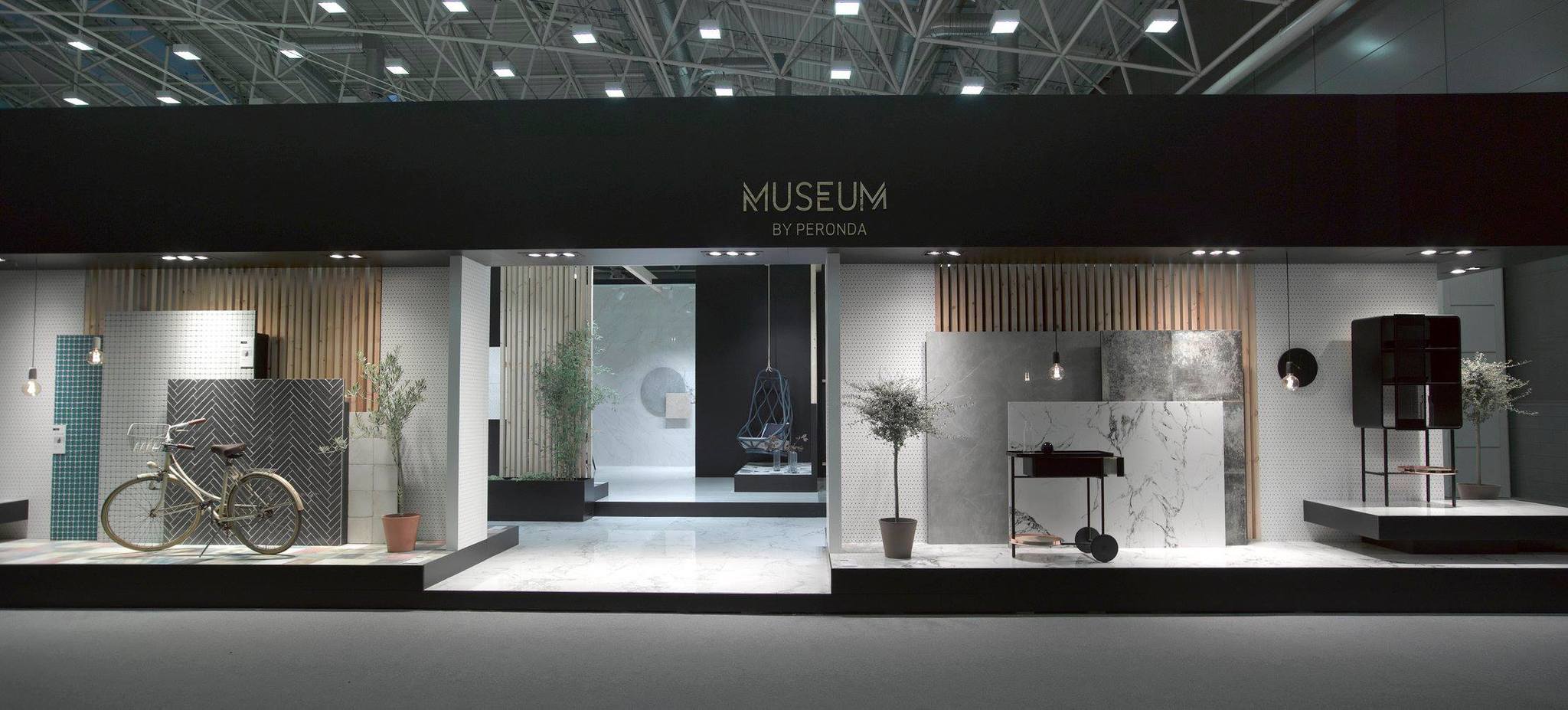 Stand para la marca de azulejos Museum en la feria Cersaie de Bolonia, Italia. Realizado por Robles Project Factory.