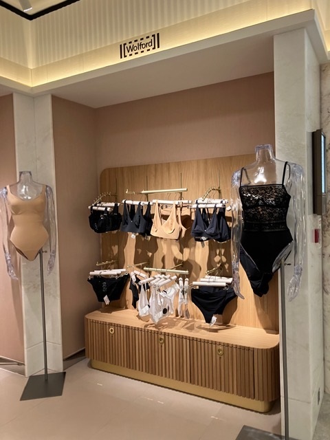 New Wolford boutique at Harrods (London, UK) made by Robles Project Factory.