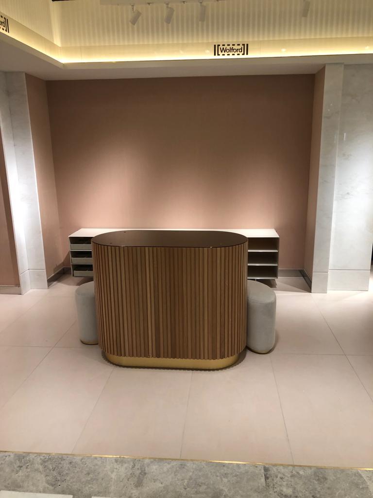 Nueva boutique Wolford en Harrods (Londres, Reino Unido) realizada por Robles Project Factory.
