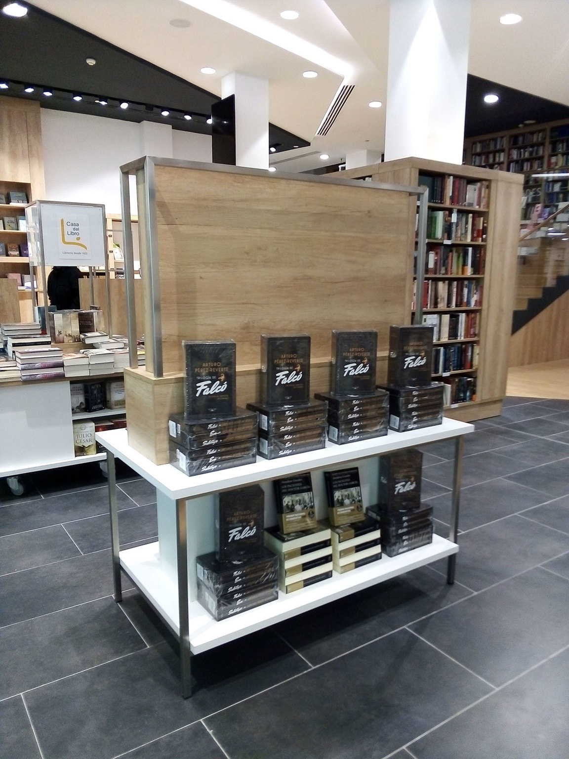 Interiorismo de la Casa del Libro de la Gran Vía de Madrid, realizado por Robles Project Factory.