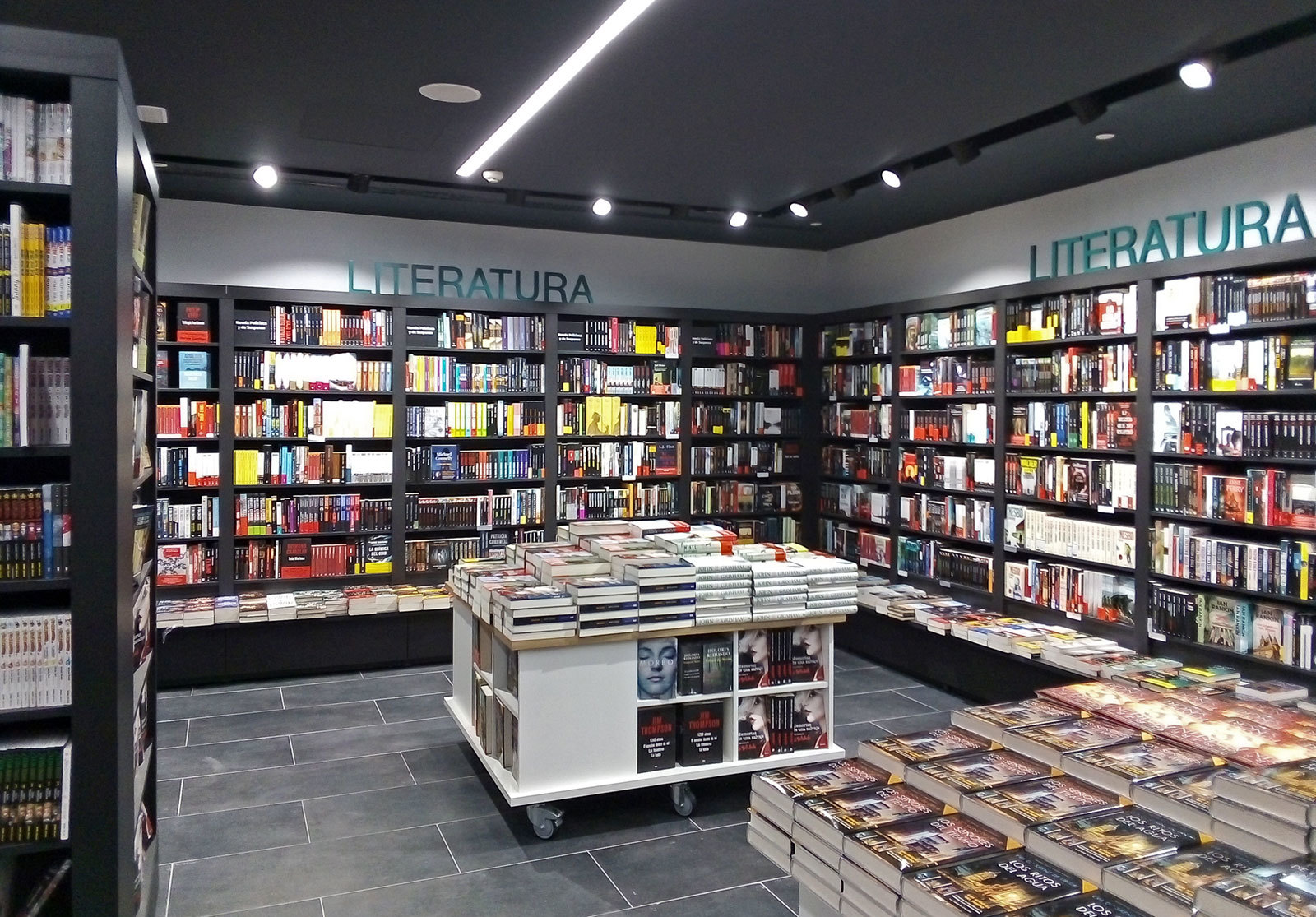 Interiorismo de la Casa del Libro de la Gran Vía de Madrid, realizado por Robles Project Factory.