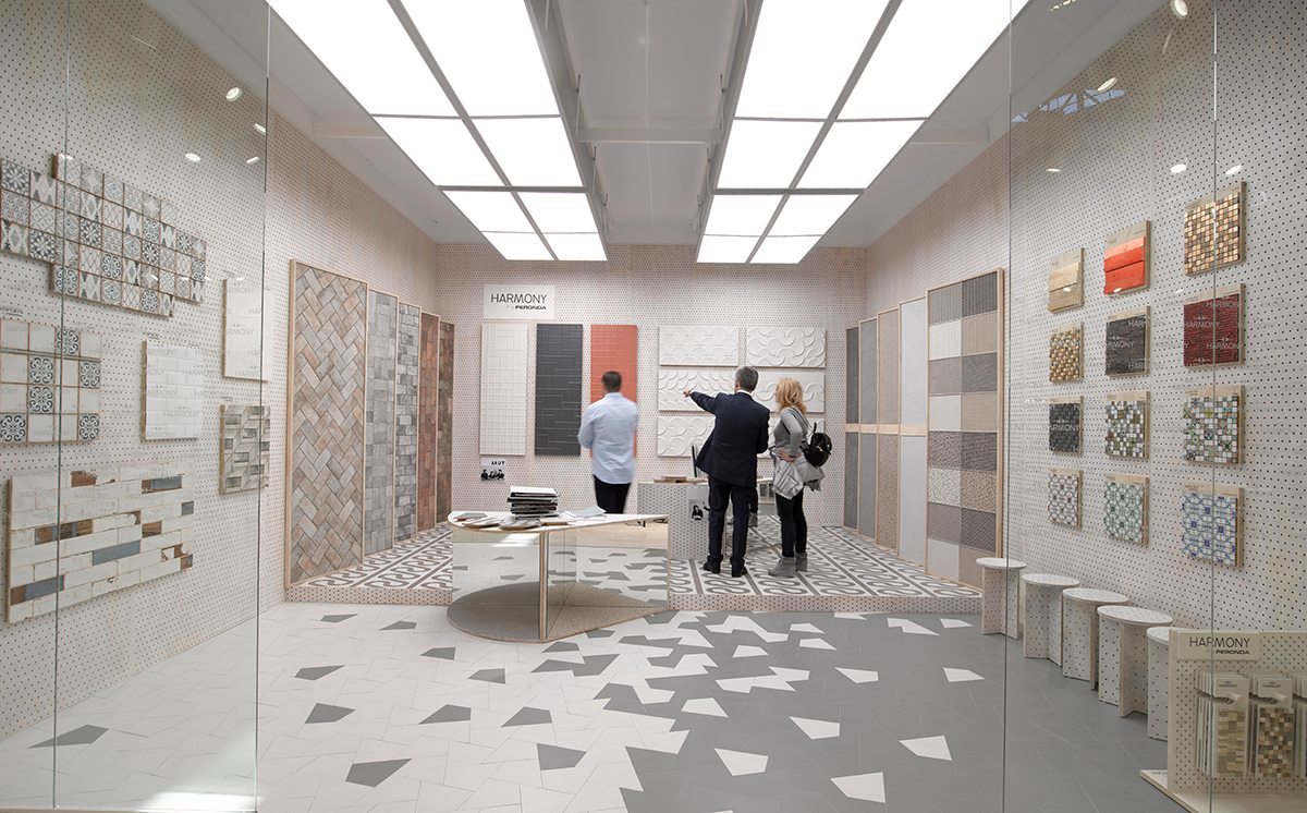 Stand de la empresa de azulejos Peronda para la feria Cevisama de 2016, realizado por Robles Project Factory.